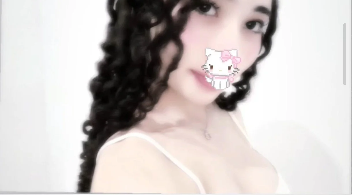 Safada teve vídeo vazado chupando pau do amigo e foi vazada main image