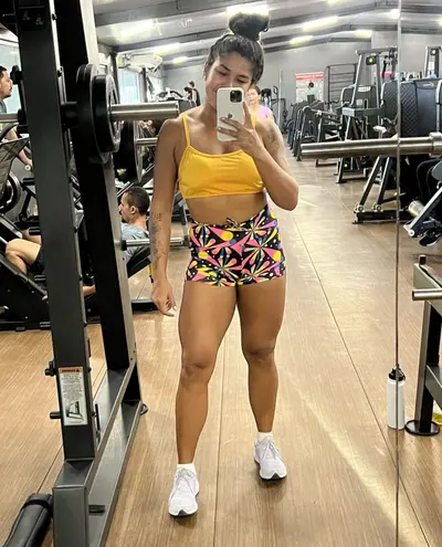 Putinha fitness safada se exibindo cover image