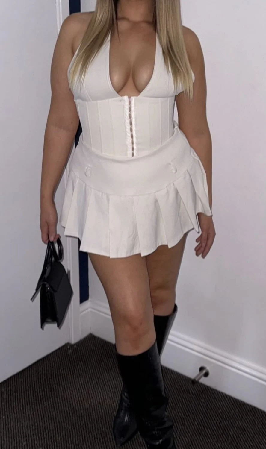 Jess 22 image 2