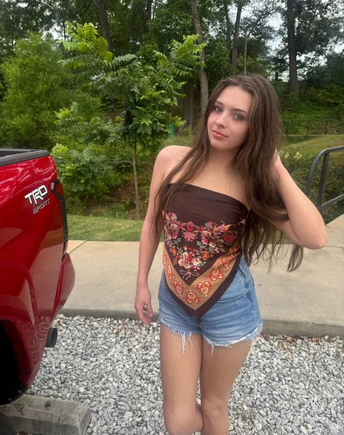 Sofia, 21, Spreads her legs image 4