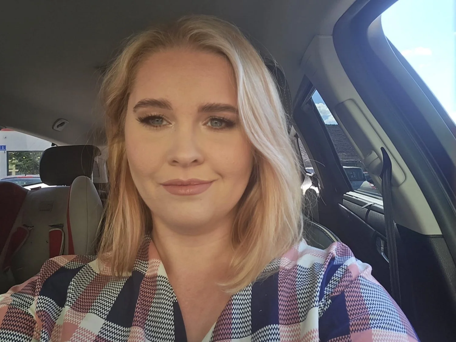 Friends wife hot or not ? Please comment image 3