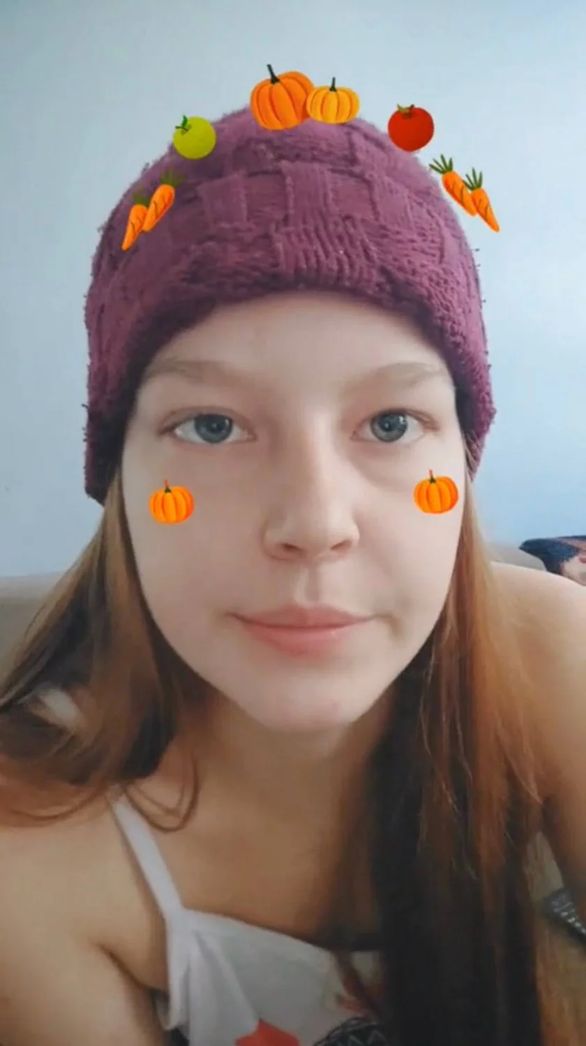 Novinha ruivinha linda e gostosa se exibindo, chupando e fodendo main image