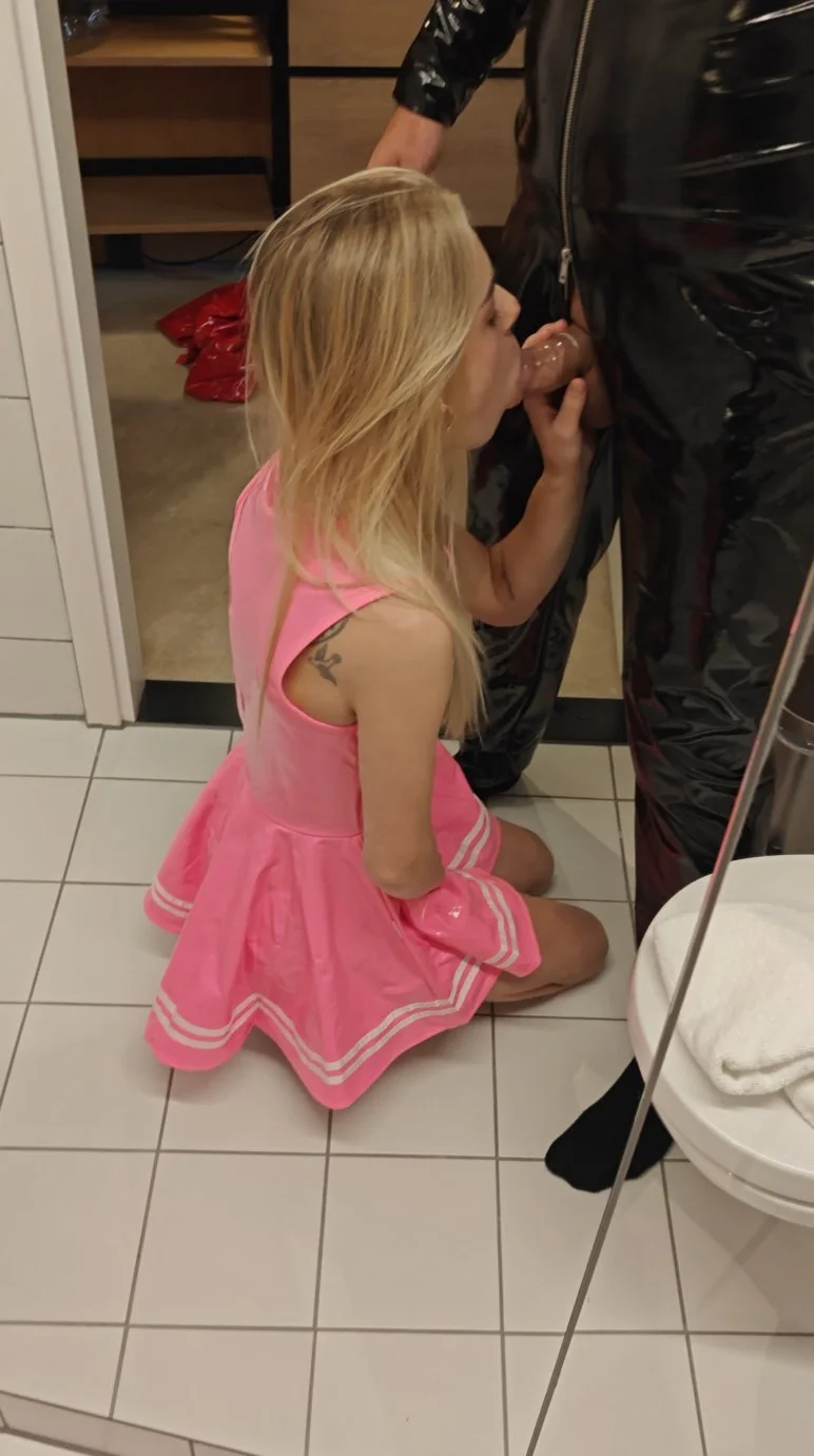 GF fucked in PVC image 3