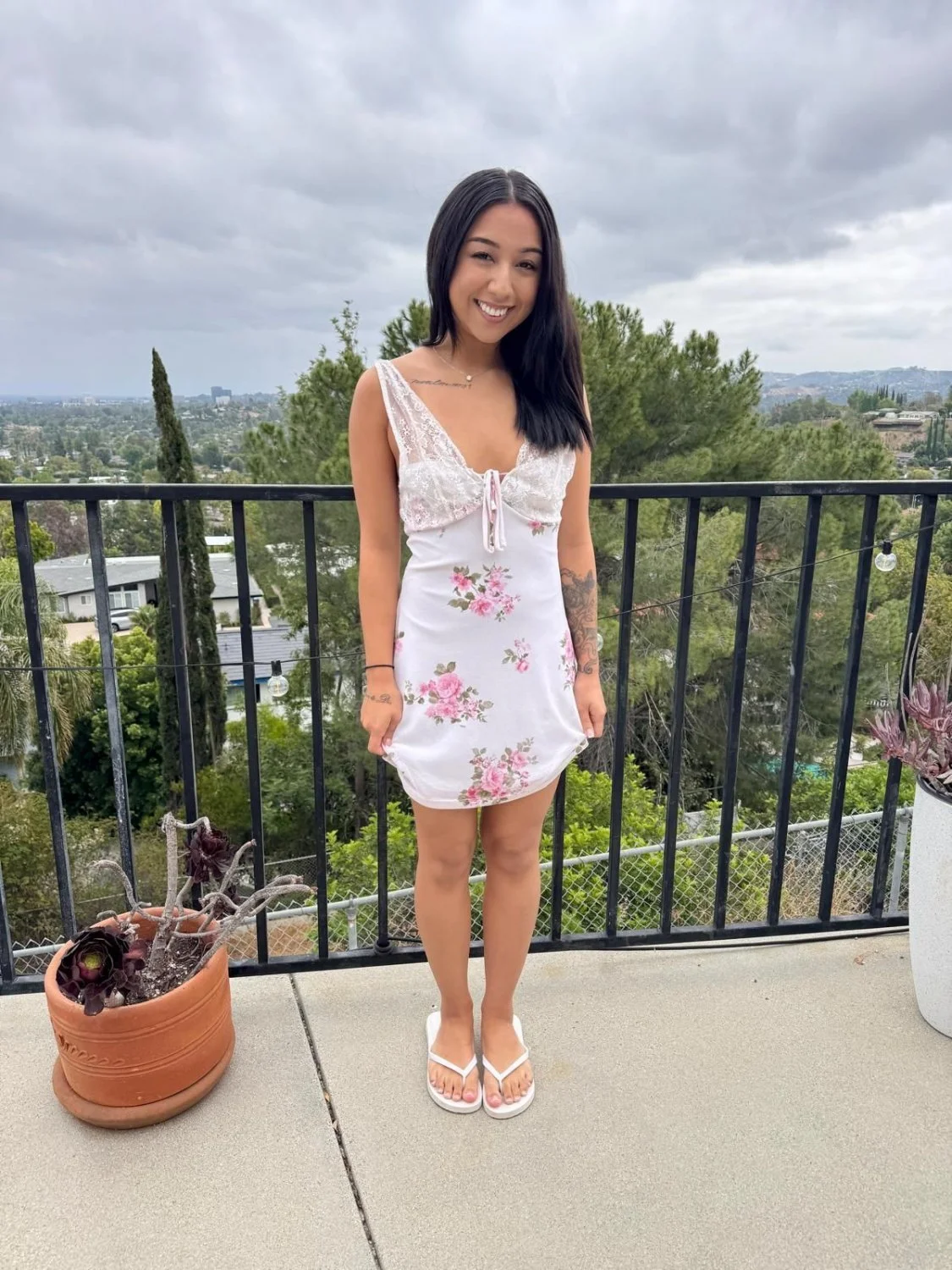 Pretty and sexy Asian girl image 3