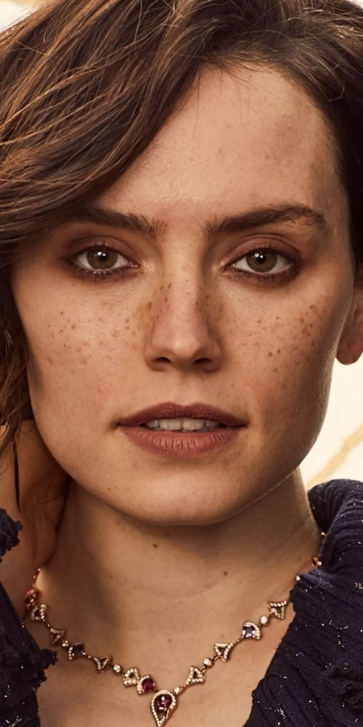 Daisy Ridley Facial target image 11