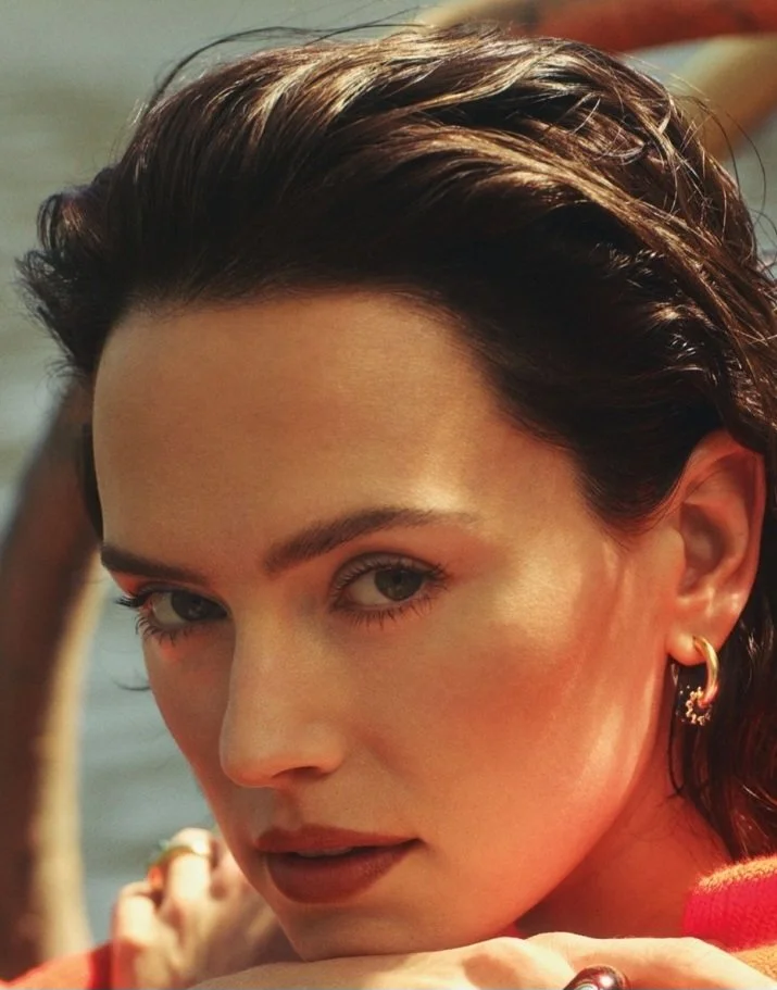 Daisy Ridley Facial target image 4