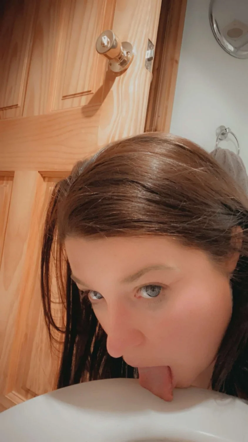 My little pig loves me attention... DM me and this could be you next main image