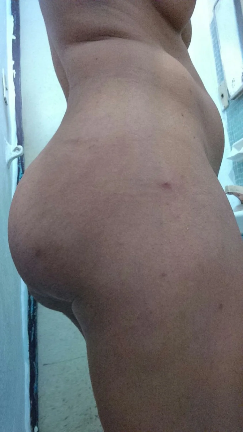 Rico culo de madura image 11