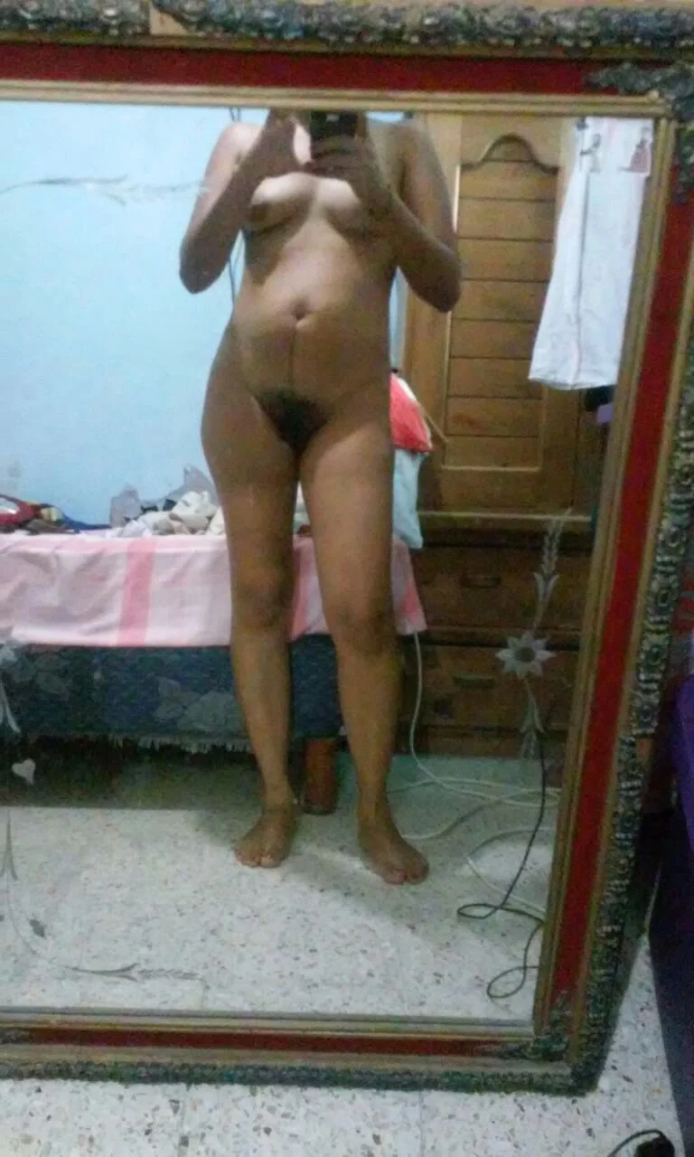 Rico culo de madura image 3