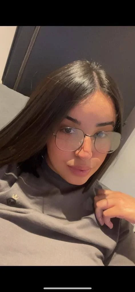 Gorda linda pra caralho que ama chupar uma rola image 2