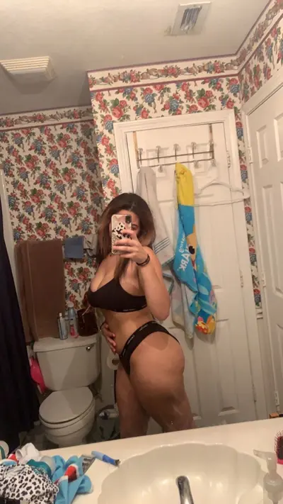 Whoever can post girls up for me DM me cover image