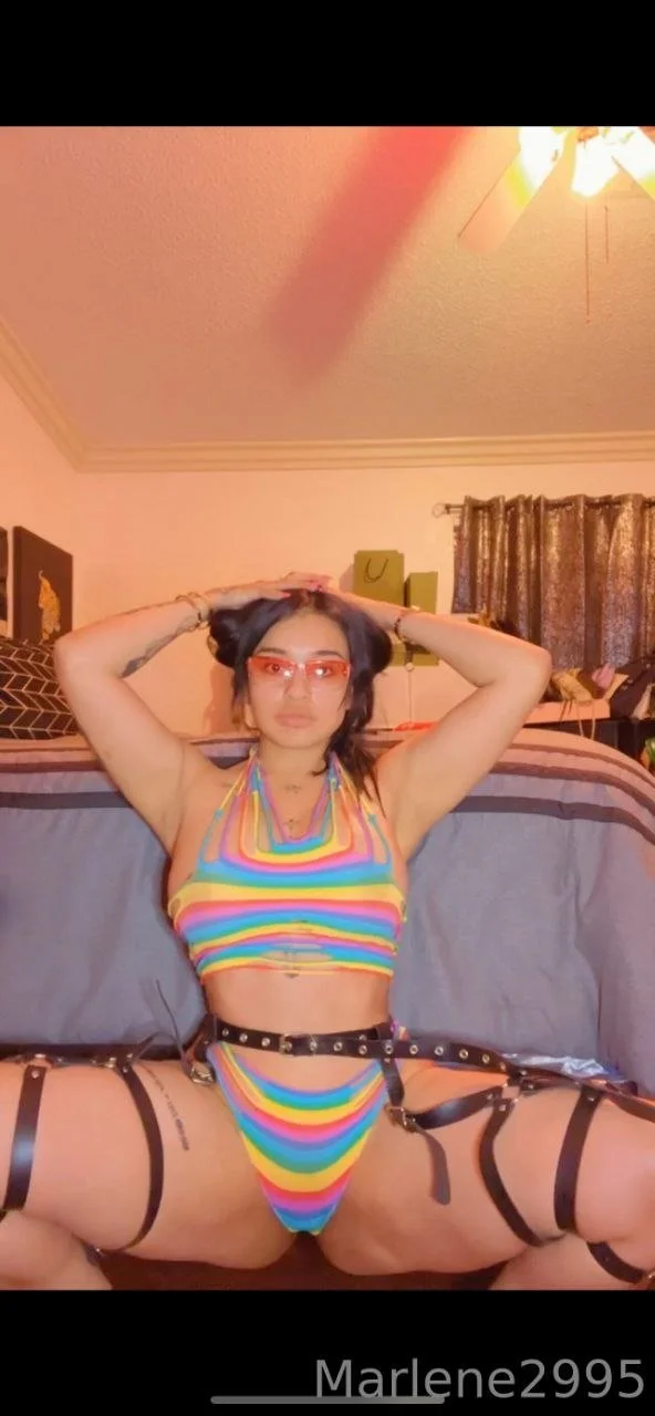 Latina nalgona image 4