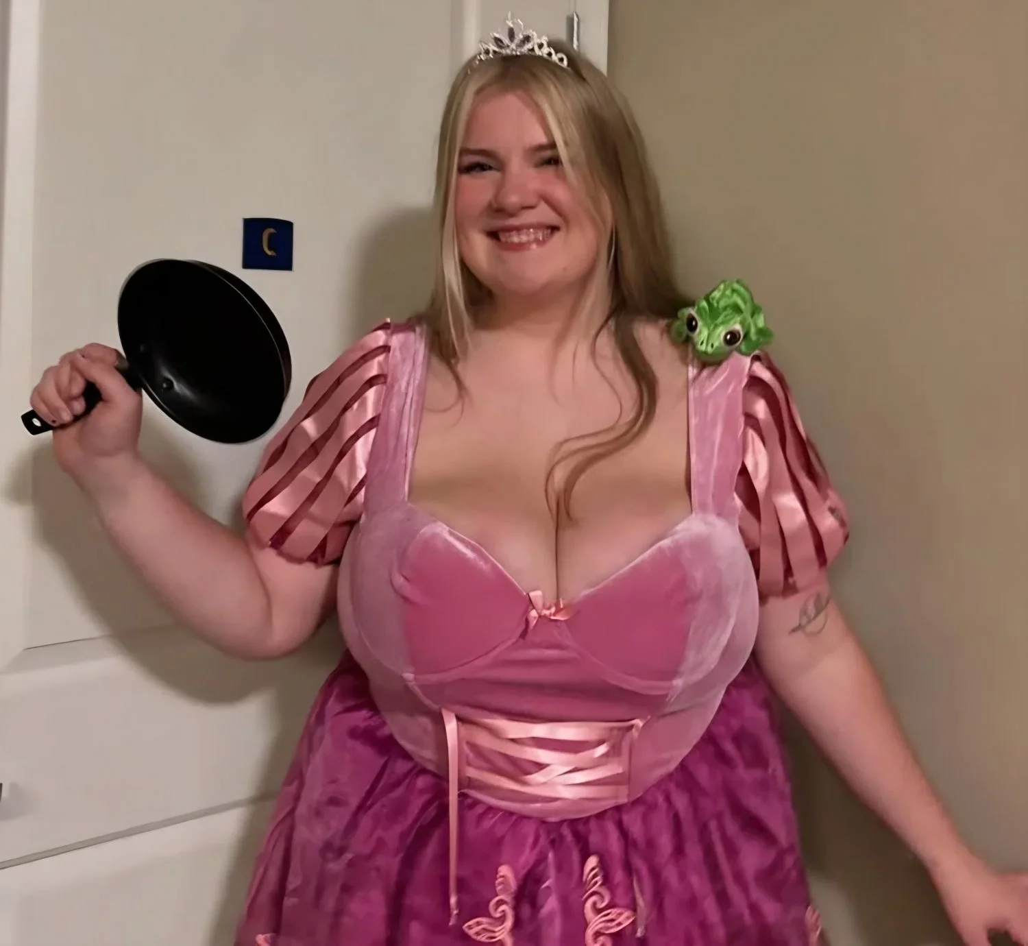 Huge Random Tits Pt 16 image 16