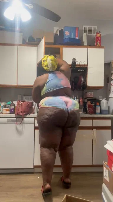 Th1cK h3aVy EbonY bbW bo0tY !! image 7