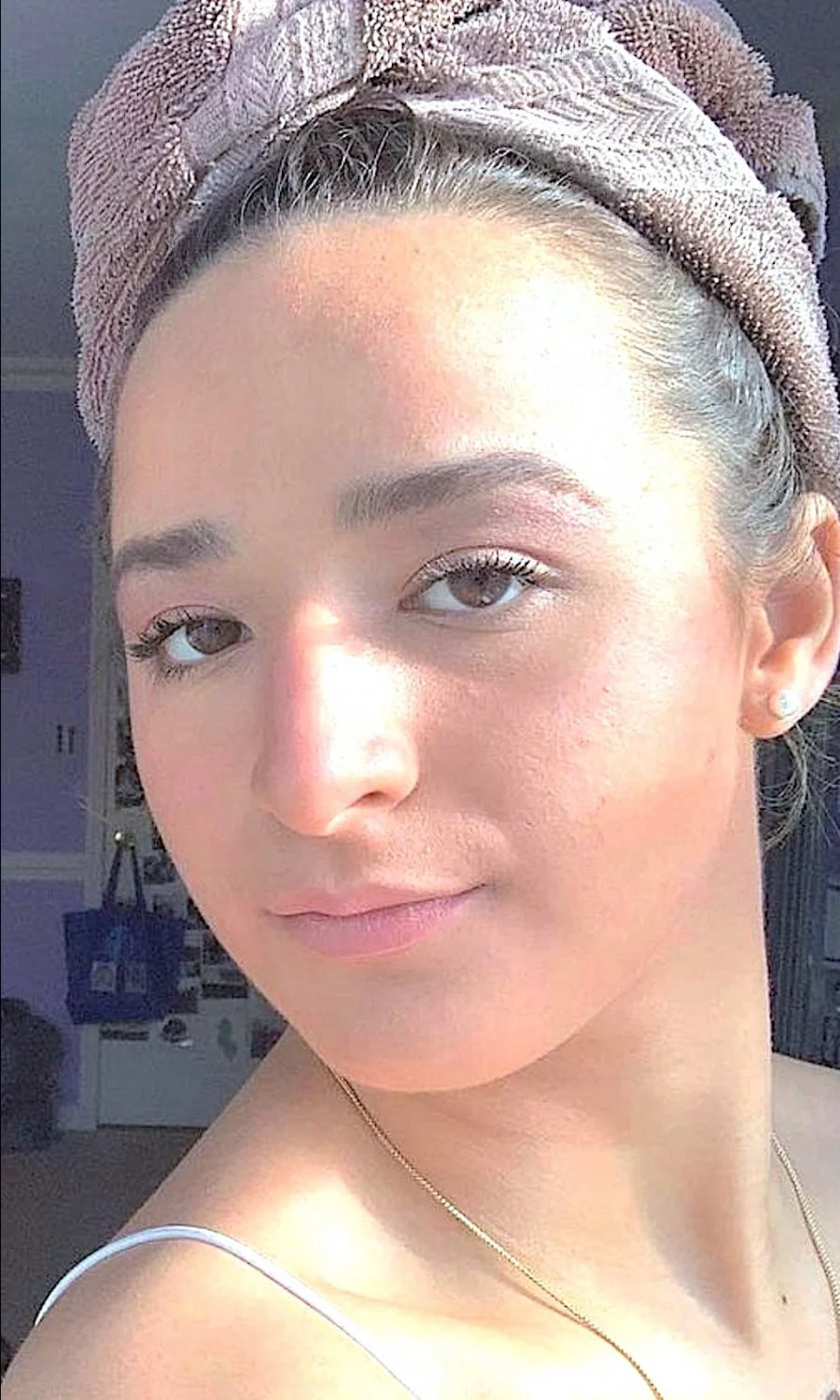 her pure beauty must be honored. She's our queen. Look at her mouth. its perfect image 3