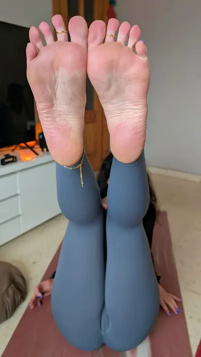 sunnyfeetxx cover image