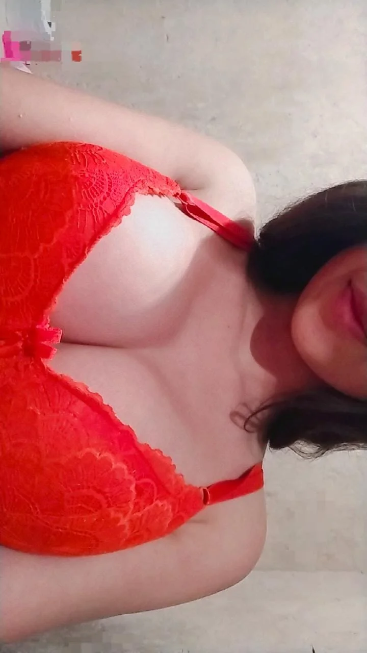 Tiene 20 años de Atotonilco el alto Jalisco , hizo un trio con 2 hombres siendo infiel a su novio image 4