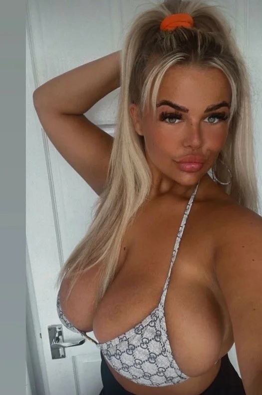 blonde bimbo image 3