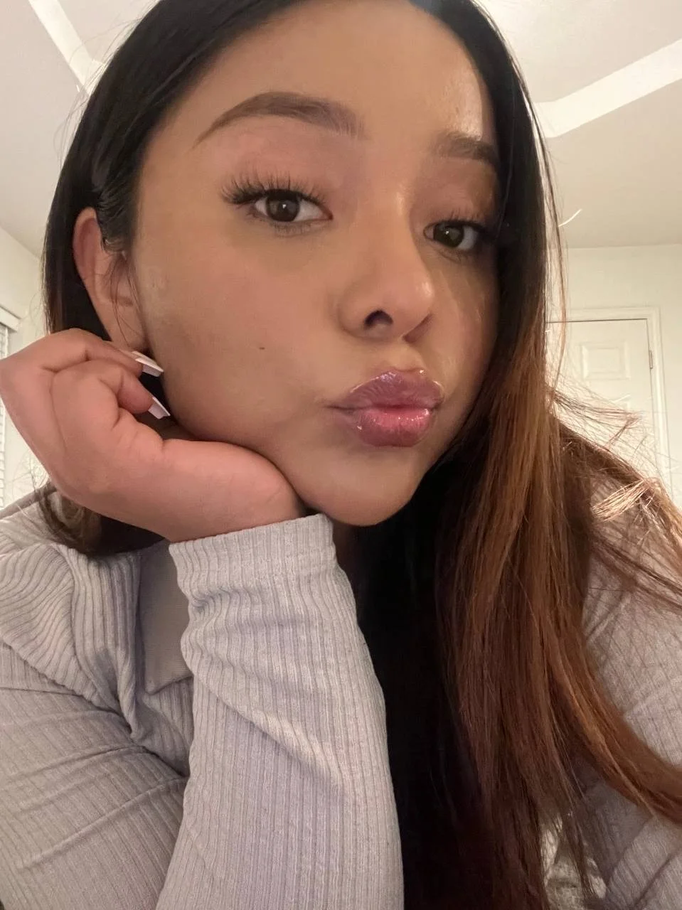 whore loves showing her ass off image 2
