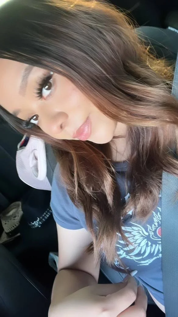 whore loves showing her ass off image 3