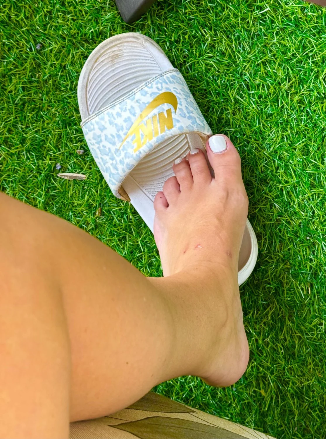 Tiny foot slut exposed image 19