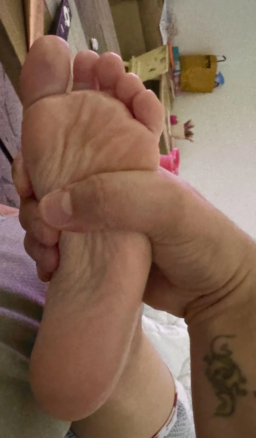 Tiny foot slut exposed image 40