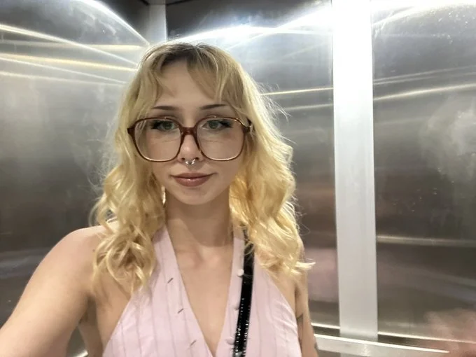 HANNAH QUINN🧛🏻‍♀️🫟 image 2