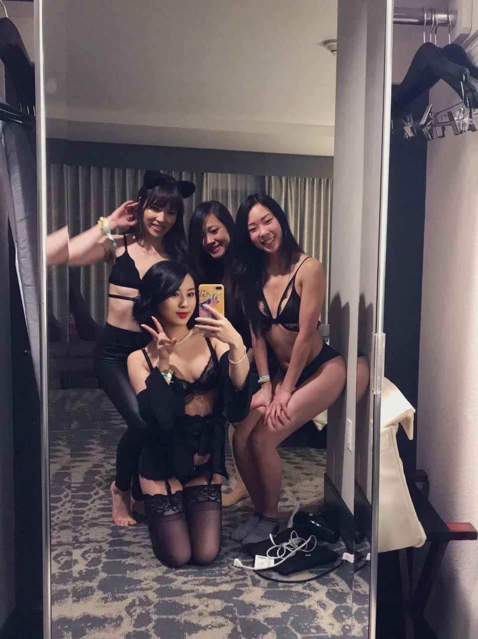 ASIAN AMATEUR LEAKS PRETTY ABG WITH HORNY SQUAD BABE202 image 2