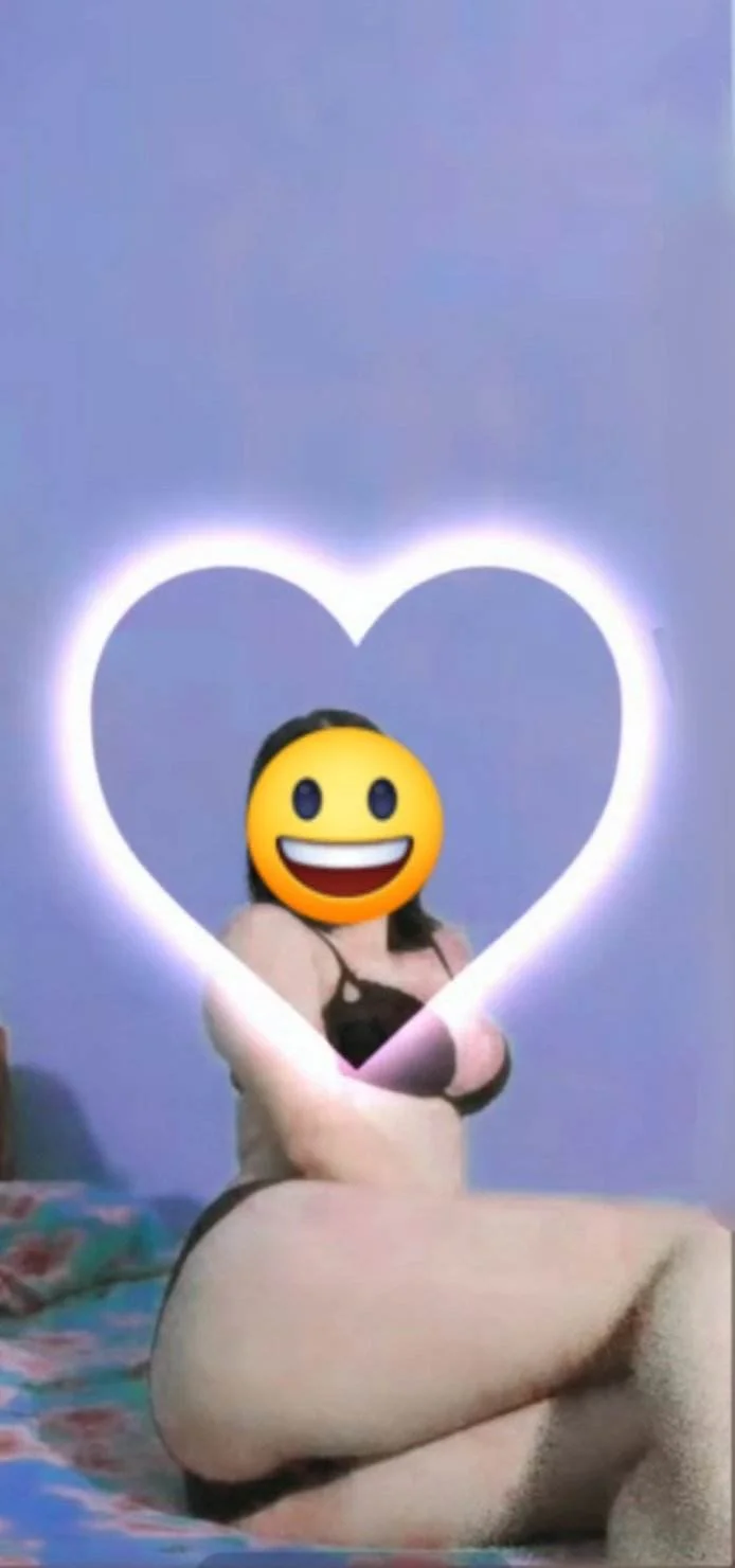 Amiga de la escuela con tetas grande image 21