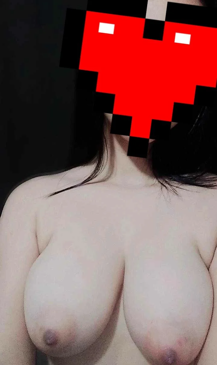 Amiga de la escuela con tetas grande image 3