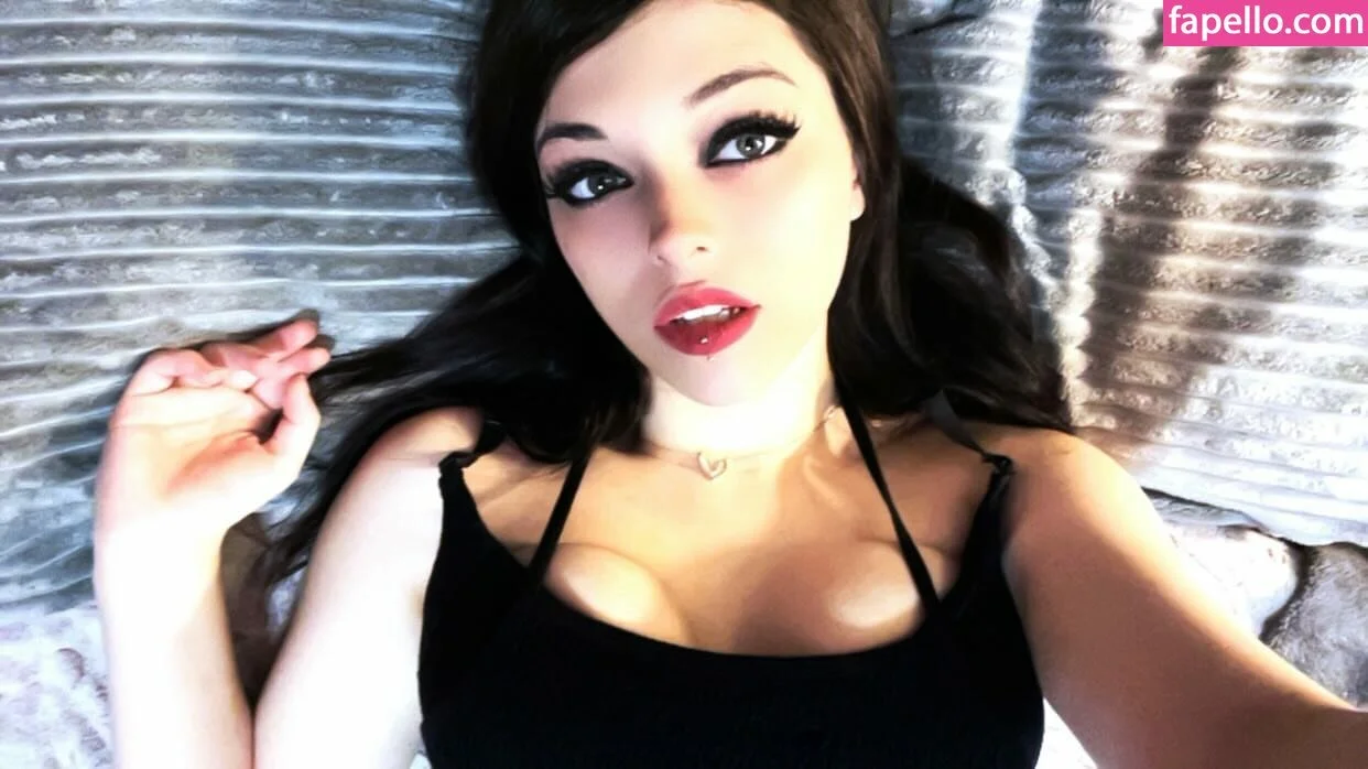 zomb1e_tramp image 10