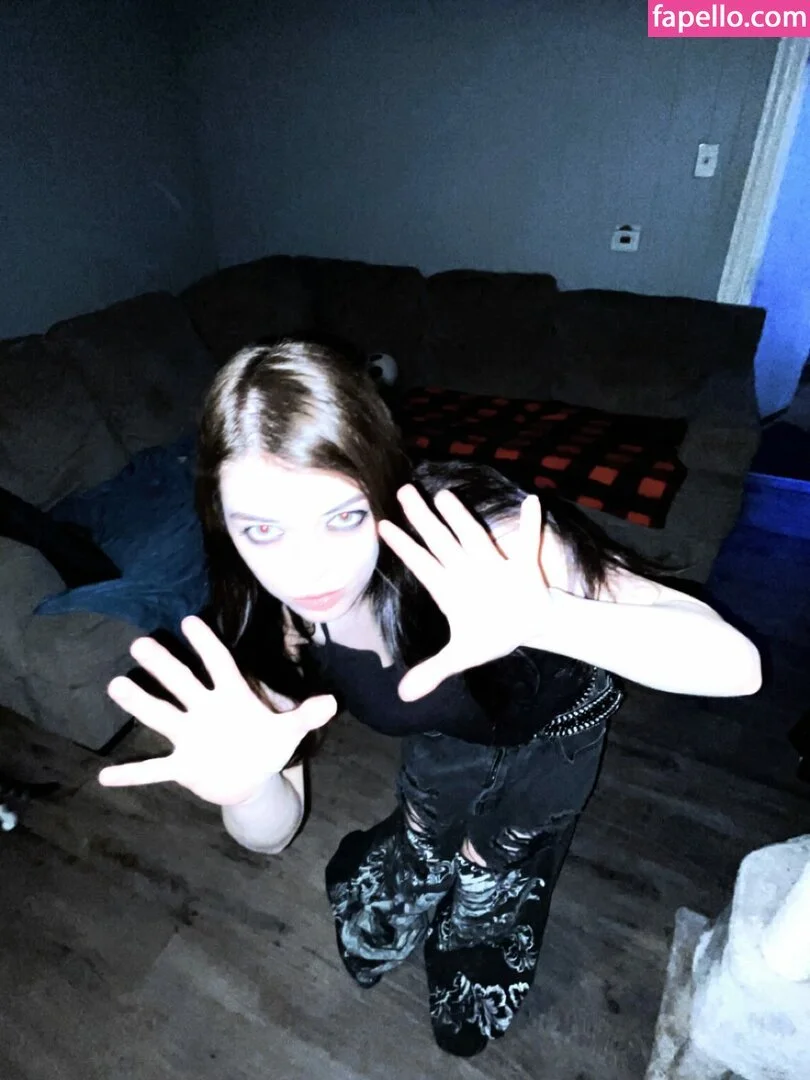 zomb1e_tramp image 12