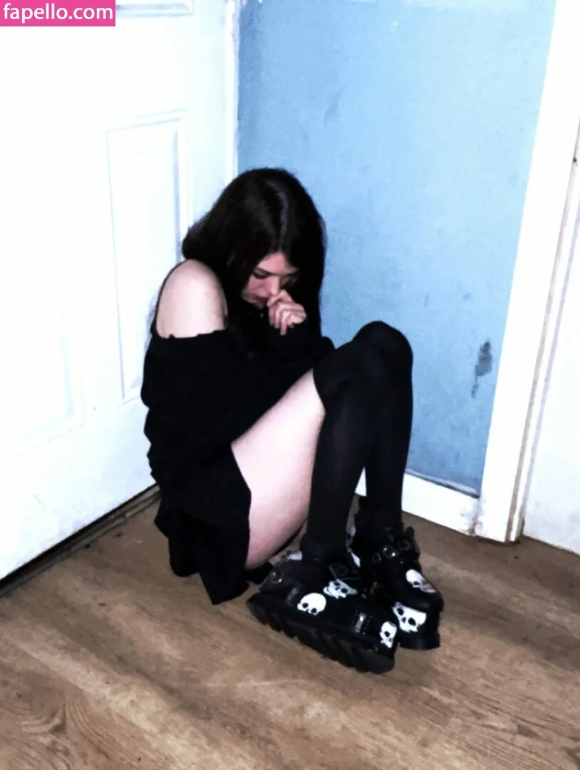 zomb1e_tramp image 16