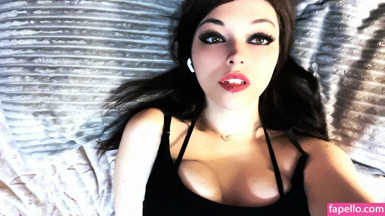 zomb1e_tramp image 7