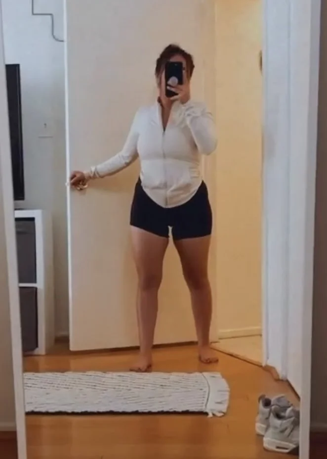 Nice Latina with sexy feet and body image 3