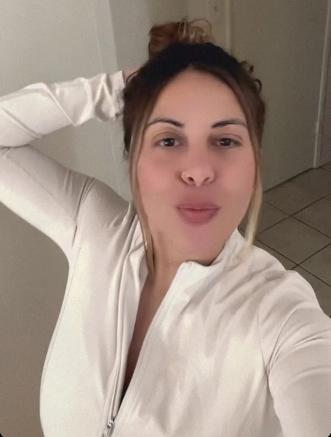 Nice Latina with sexy feet and body image 7