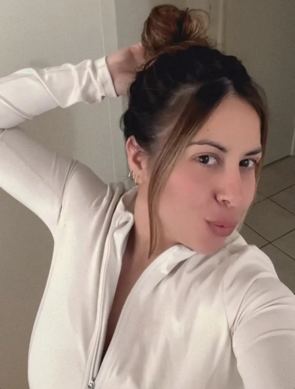 Nice Latina with sexy feet and body image 8