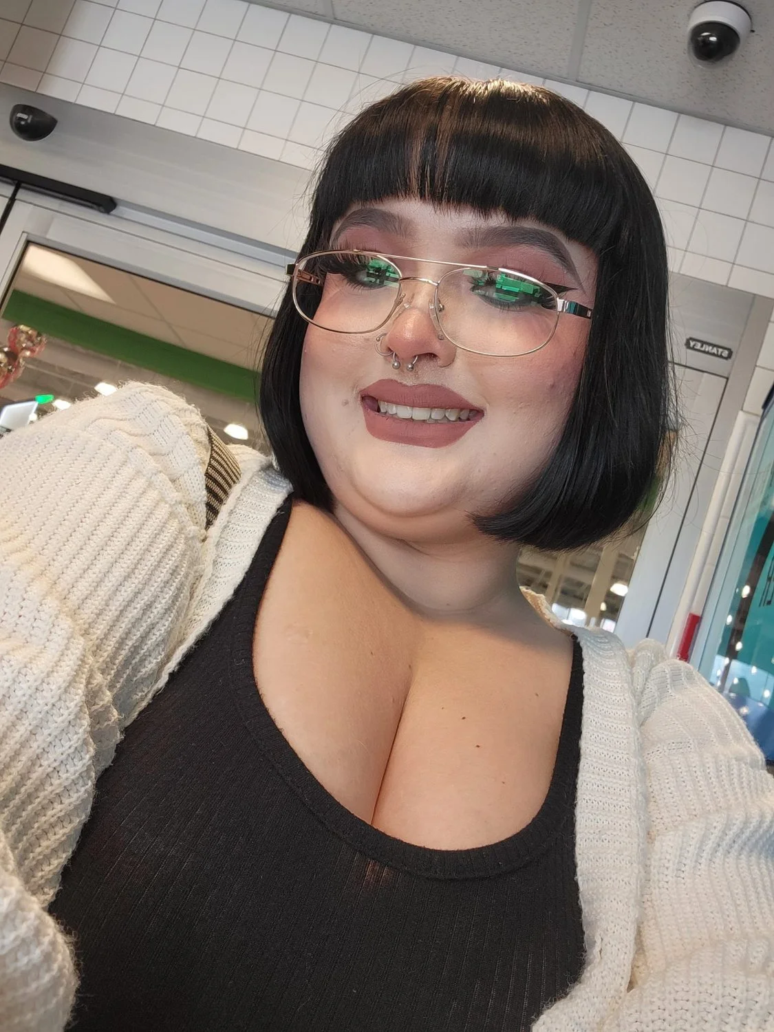 Cheating bbw 18yo teen snowbunny image 3