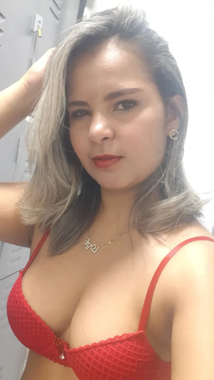 Loirinha delícia sendo exibida, bora homenagear essa safada image 17