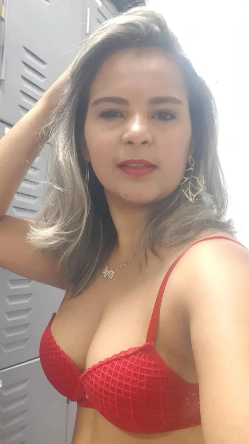 Loirinha delícia sendo exibida, bora homenagear essa safada image 18