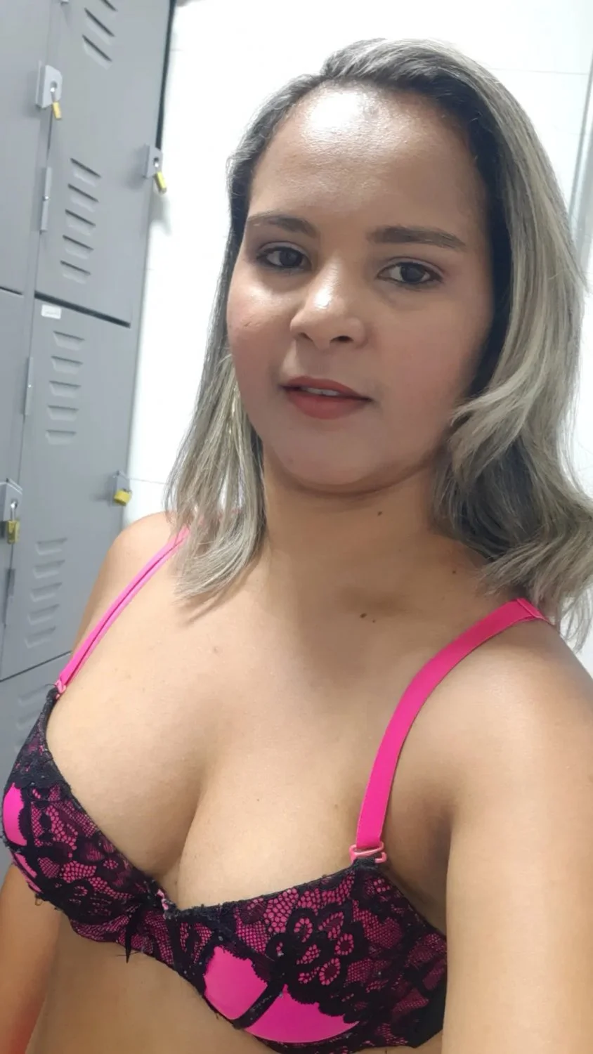 Loirinha delícia sendo exibida, bora homenagear essa safada image 20