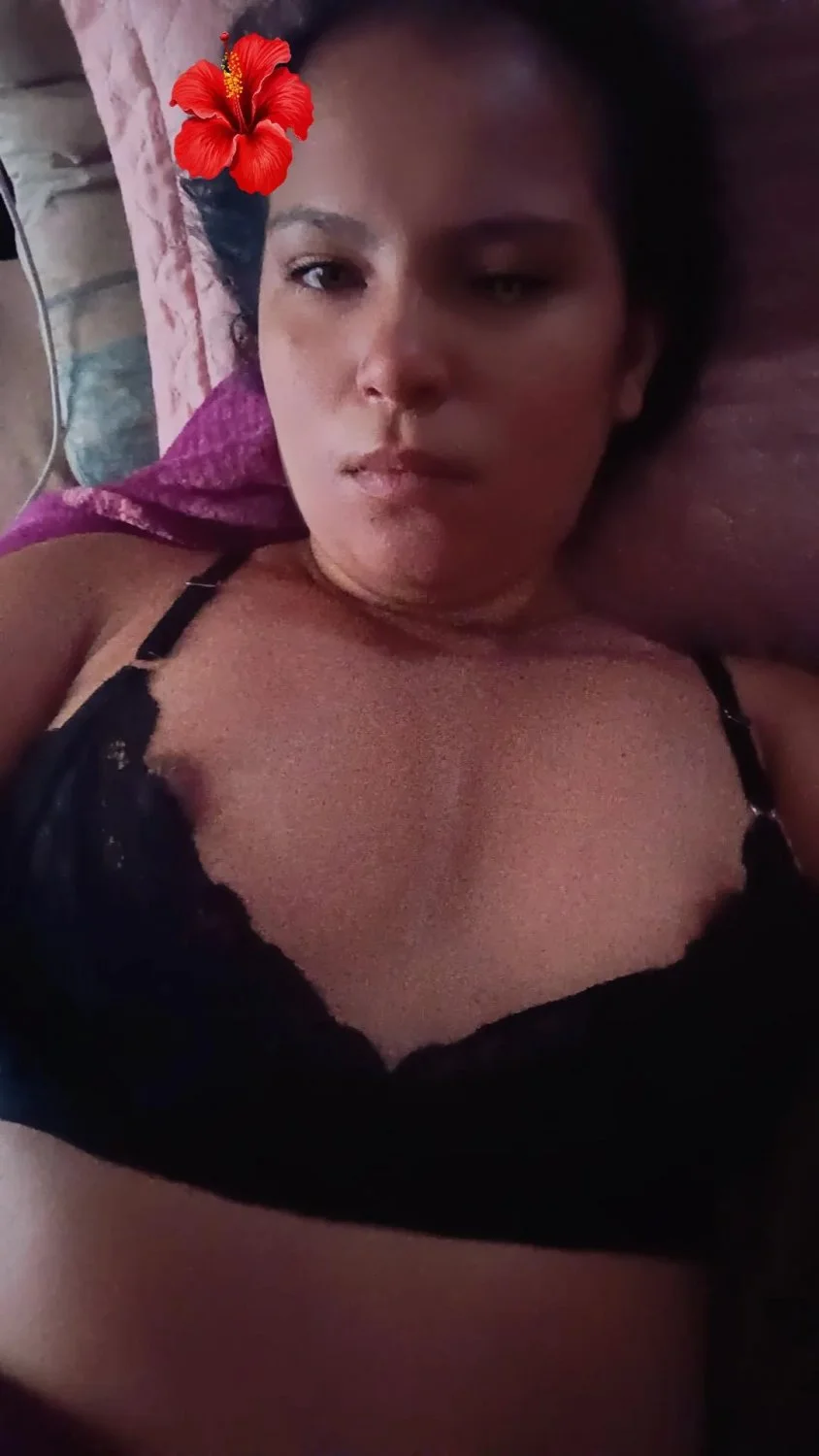 Loirinha delícia sendo exibida, bora homenagear essa safada image 8