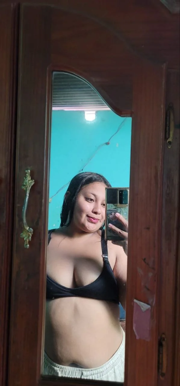 Gorda puta culona expuesta image 4