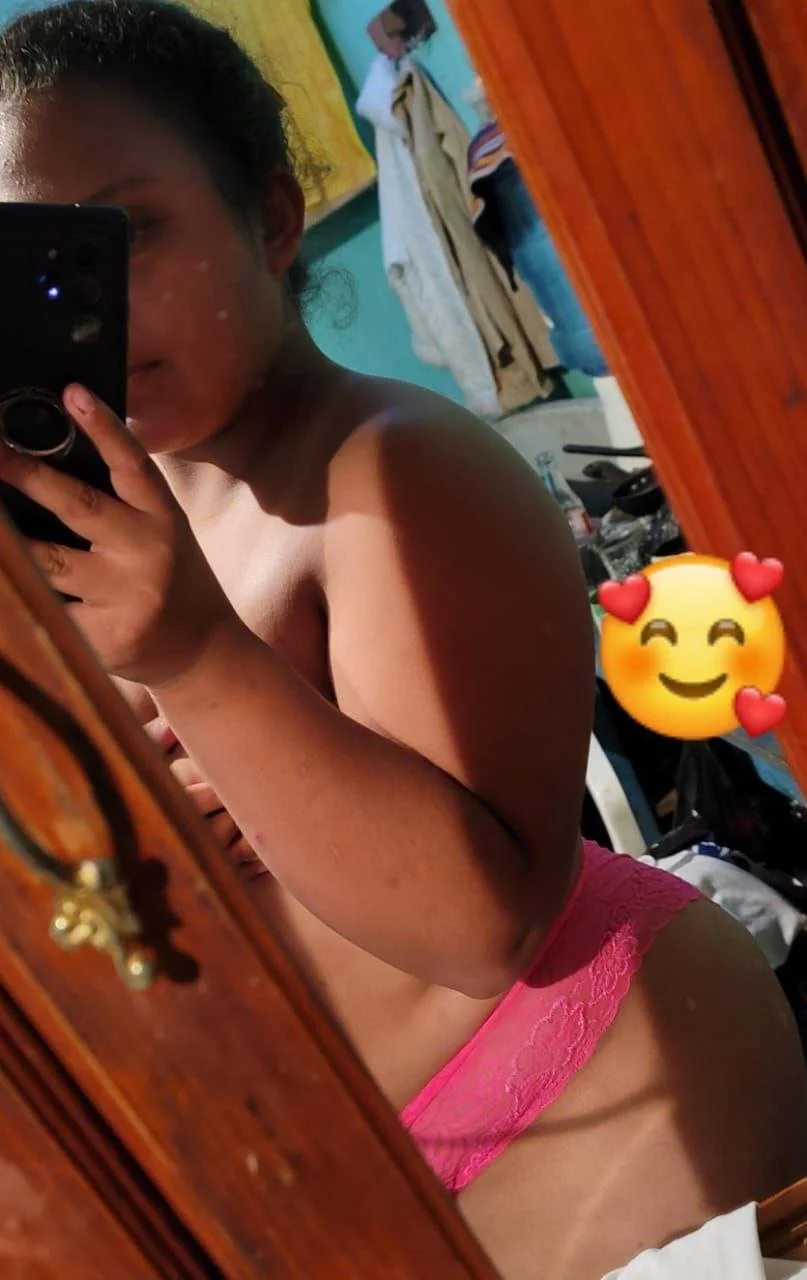 Gorda puta culona expuesta image 8