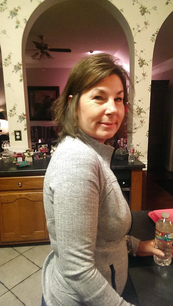 Cathy - Well Endowed Mature Milf. (pic2) image 17