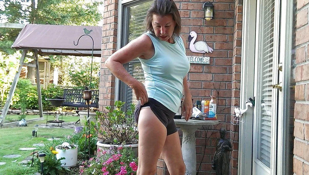 Cathy - Well Endowed Mature Milf. (pic2) image 24