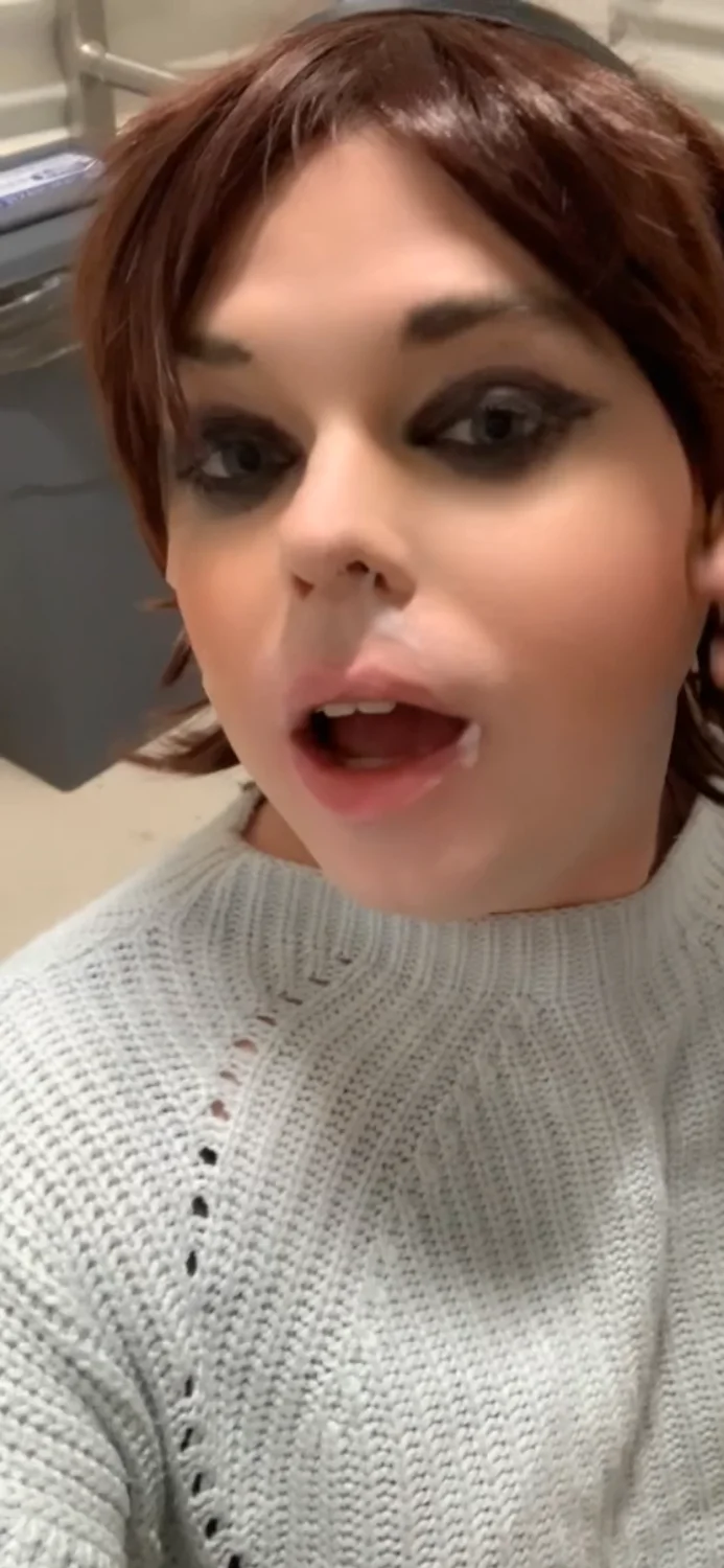 More cock sucking 👅💦🍆🌈 image 6