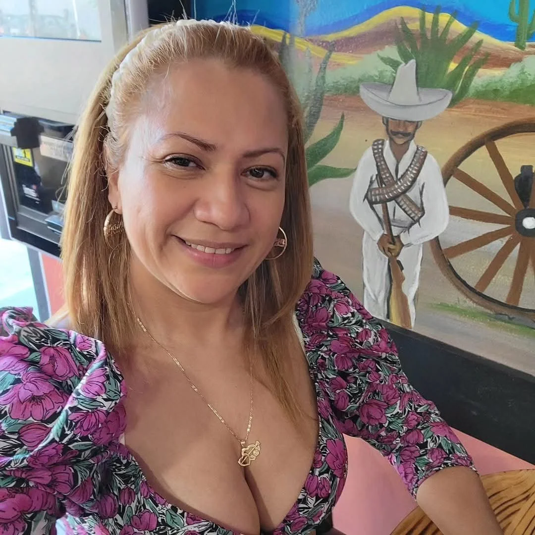 Thick Old milf image 17