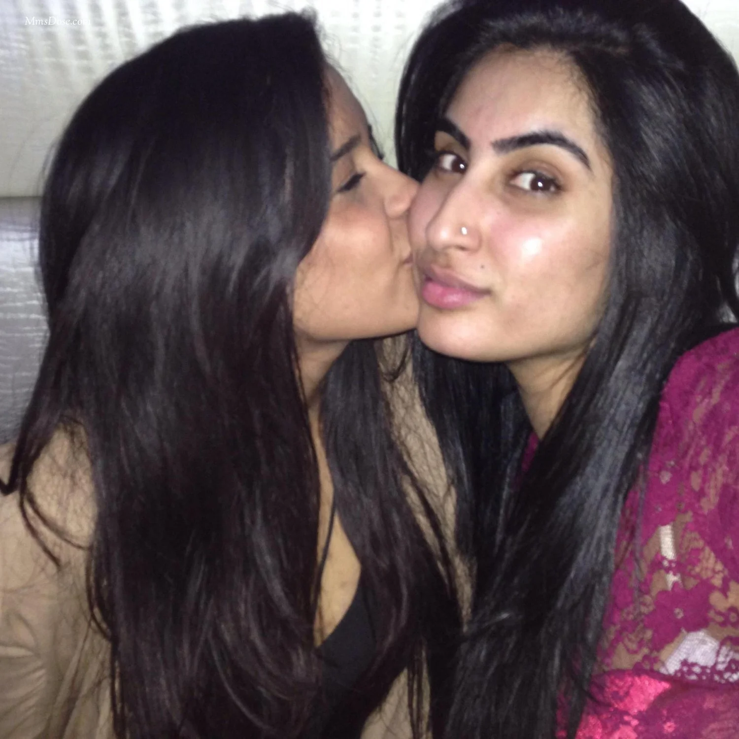 Indian girl get dildo in to her pussy main image
