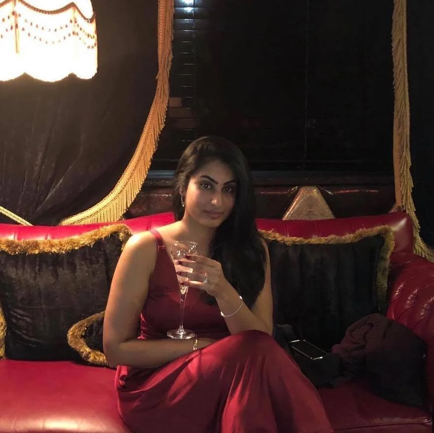 Indian girl get dildo in to her pussy image 5
